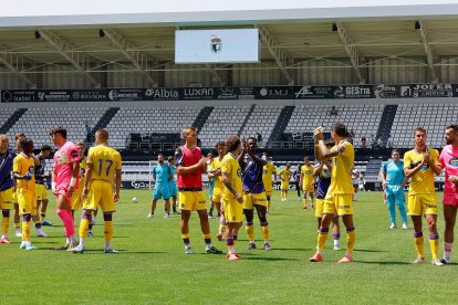 Imagen del partido entre el Burgos CF y el Valladolid.