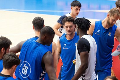 Imagen del primer entrenamiento del San Pablo Burgos.