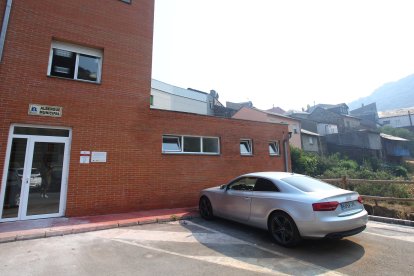 Albergue municipal del Camino de Invierno en la localidad de Puente Domingo Florez (León)