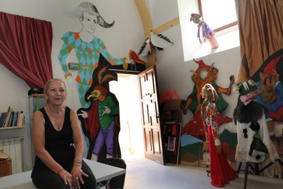 La casa de los Títeres en Paredes de Nava (Palencia), en la imagen la actriz y colaboradora de Miguel Ángel Ordoñez, Irene Antolín
