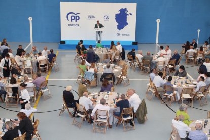 Comida de afiliados del PP de Burgos en Cogollos.