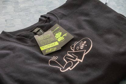 Detalle de una camiseta serigrafiada.