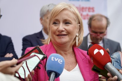 La consejera de Industria, Comercio y Empleo, Leticia García, inaugura la jornada central del IV Congreso de Mujeres Empresarias EDA 2025 ‘Reduciendo la brecha STEM: Mujeres del Futuro’