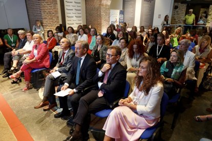 La consejera de Industria, Comercio y Empleo, Leticia García, inaugura la jornada central del IV Congreso de Mujeres Empresarias EDA 2025 ‘Reduciendo la brecha STEM: Mujeres del Futuro’