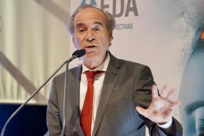 La consejera de Industria, Comercio y Empleo, Leticia García, inaugura la jornada central del IV Congreso de Mujeres Empresarias EDA 2025 ‘Reduciendo la brecha STEM: Mujeres del Futuro’