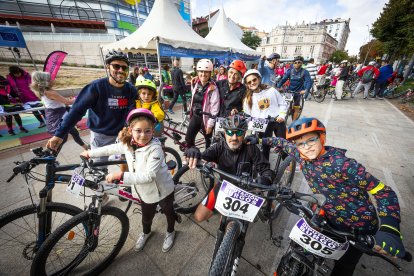 Imagen de la bicicletada organizada por Adacebur.