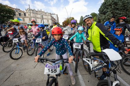Imagen de la bicicletada organizada por Adacebur.