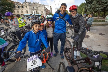 Imagen de la bicicletada organizada por Adacebur.