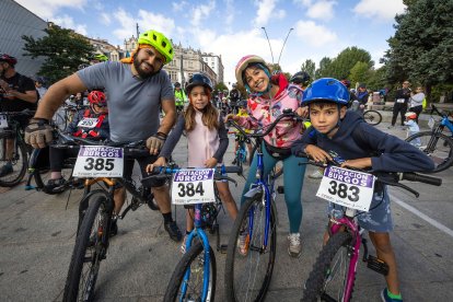 Imagen de la bicicletada organizada por Adacebur.