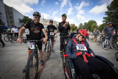 Imagen de la bicicletada organizada por Adacebur.