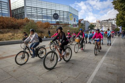 Imagen de la bicicletada organizada por Adacebur.