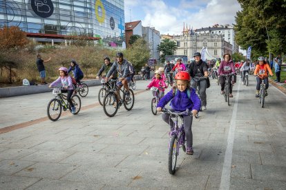 Imagen de la bicicletada organizada por Adacebur.