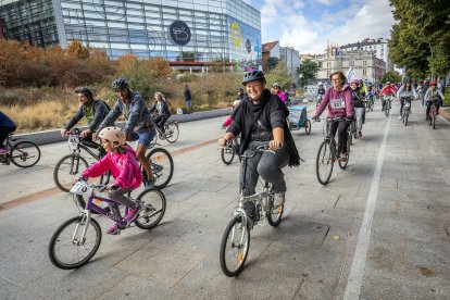 Imagen de la bicicletada organizada por Adacebur.