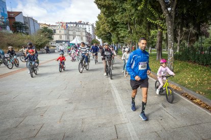 Imagen de la bicicletada organizada por Adacebur.