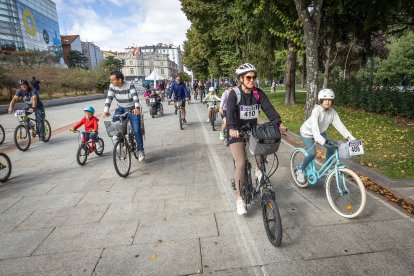 Imagen de la bicicletada organizada por Adacebur.