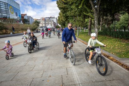 Imagen de la bicicletada organizada por Adacebur.