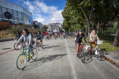 Imagen de la bicicletada organizada por Adacebur.