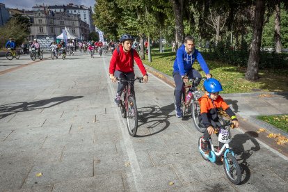 Imagen de la bicicletada organizada por Adacebur.