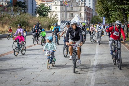 Imagen de la bicicletada organizada por Adacebur.