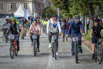 Imagen de la bicicletada organizada por Adacebur.