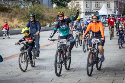Imagen de la bicicletada organizada por Adacebur.