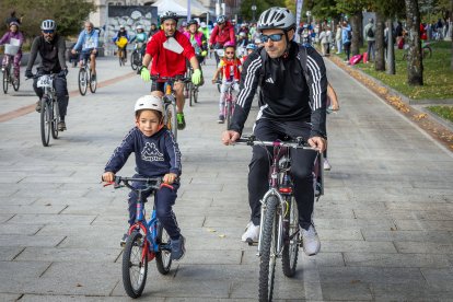 Imagen de la bicicletada organizada por Adacebur.