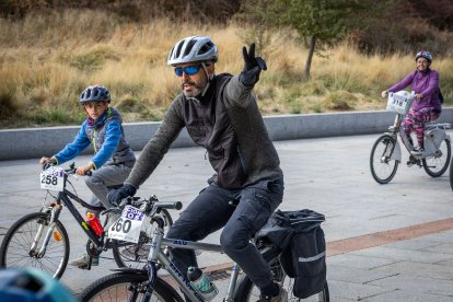Imagen de la bicicletada organizada por Adacebur.