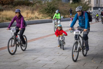 Imagen de la bicicletada organizada por Adacebur.