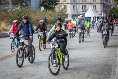 Imagen de la bicicletada organizada por Adacebur.