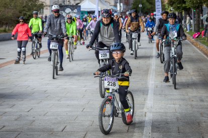 Imagen de la bicicletada organizada por Adacebur.