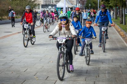 Imagen de la bicicletada organizada por Adacebur.
