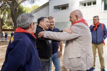 El secretario general de UGT Castilla y León, Óscar Lobo, y el fundador de la Fundación Eusebio Sacristán, Eusebio Sacristán, celebran un encuentro entre ambos organismos, al que también acude el alcalde de Valladolid, Jesús Julio Carnero.