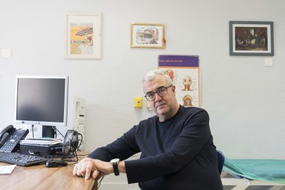 Ángel Luis Guerrero Peral, coordinador de la Unidad de Cefaleas del Clínico de Valladolid y profesor en la UVA, coordinador de la Unidad de Cefaleas del Clínico de Valladolid
