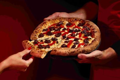 Burgalesa Maestra, la nueva incorporación a la carta de Telepizza con un ingrediente tradicional y muy burgales: la morcilla.