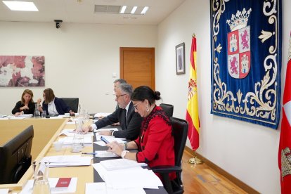 l presidente de las Cortes Carlos Pollán en la reunión de la Junta de Portavoces