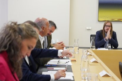 El portavoz de Podemos Pablo Fernández en la reunión de la Junta de Portavoces