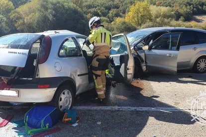 El choque entre los dos vehículos fue brutal.