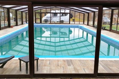 La piscina comunitaria de La Trapera está abierta exclusivamente durante los meses de julio y agosto.