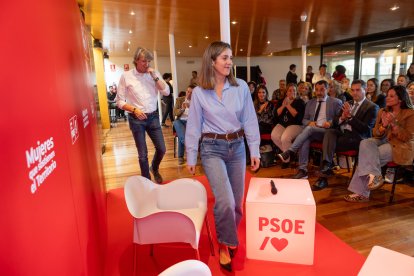 El secretario general del PSCyL y candidato a la Presidencia de la Junta, Carlos Martínez, y la secretaria de Igualdad del PSCyL, Lorena Valle, participan en la jornada ‘Mujeres que sostienen el territorio’