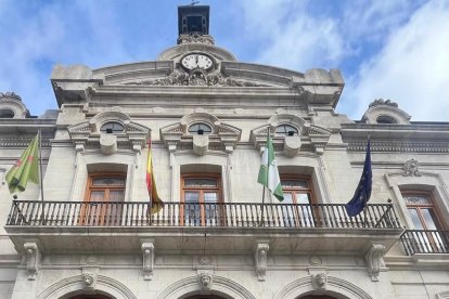 Reunión de la Comisión de Diputaciones de la Federación Española de Municipios y Provincias (FEMP), celebrada en Jaén. Participa el presidente de la Diputación de León, Gerardo Álvarez Courel