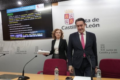 El consejero de Medio Ambiente, Vivienda y Ordenación del Territorio, Juan Carlos Suárez-Quiñones, presenta la convocatoria de las ayudas al alquiler y a la accesibilidad.