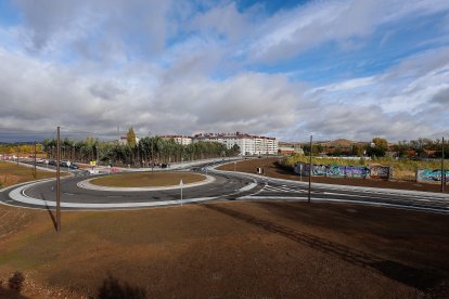 Aspecto de la ampliación del bulevar, con un tramo ya en servicio.