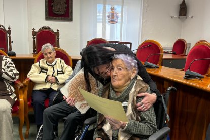 Homenaje a los vecinos de Aranda más longevos