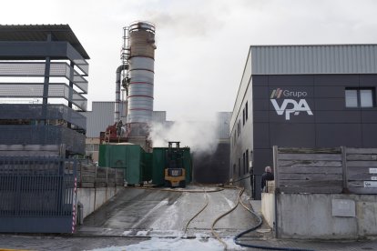 Incendio en una fábrica de embalajes situada en la carretera de Villabáñez de Valladolid