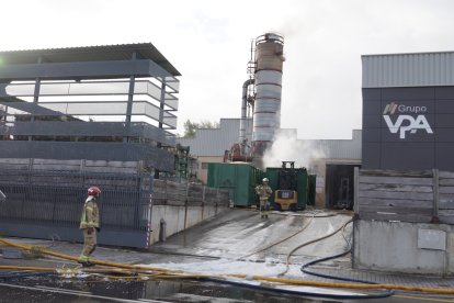 Incendio en una fábrica de embalajes situada en la carretera de Villabáñez de Valladolid