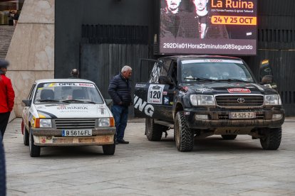 El Spain Classic Raid aterriza en el Museo de la Evolución Humana de Burgos.