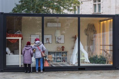 Las dependencias, repartidas en cuatro contenedores, estarán disponibles hasta el próximo domingo 16 de noviembre.