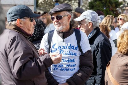 3.500 burgaleses participaron en la manifestación organizada por la Plataforma de la Sanidad Pública de Burgos.