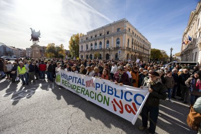 3.500 burgaleses participaron en la manifestación organizada por la Plataforma de la Sanidad Pública de Burgos.
