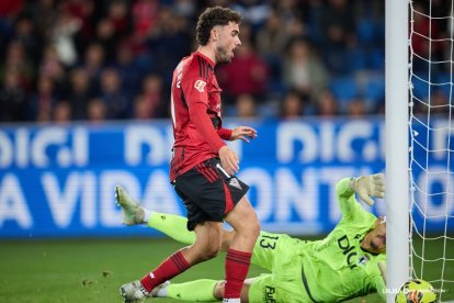 Imagen del partido entre el CD Mirandés y el Burgos CF.